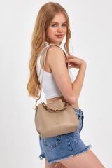 Zincir Aksesuarlı Fularlı Yumuşak Çanta BEJ