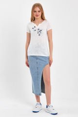 Kısa Kol Kadın T-shirt Mavi Çiçekli Beyaz