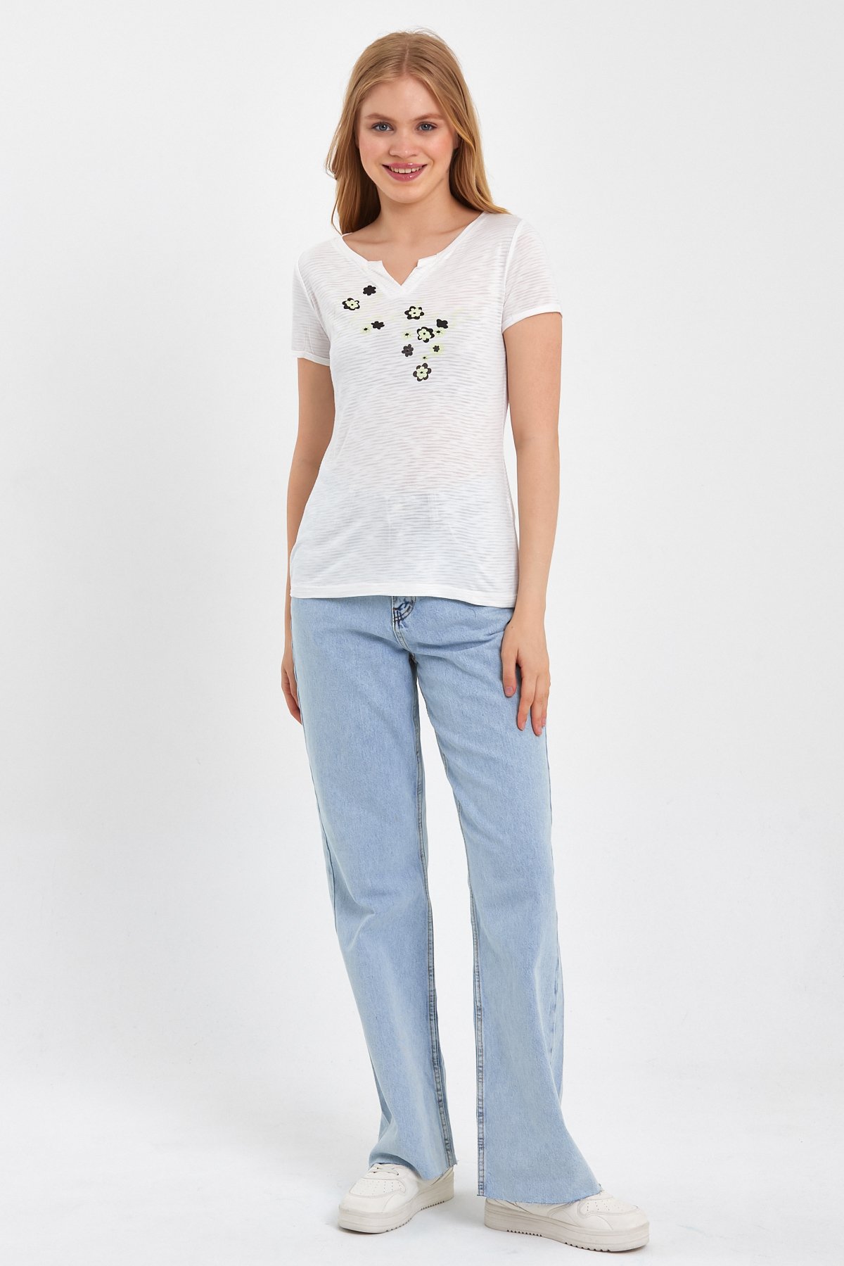 Kısa Kol Kadın T-shirt Mavi Çiçekli Beyaz YEŞİL ÇİÇEKLİ - S