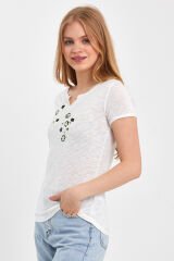 Kısa Kol Kadın T-shirt Mavi Çiçekli Beyaz YEŞİL ÇİÇEKLİ - L