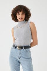 Zincir Detay Boğazlı Kolsuz Kadın T-shirt Gri