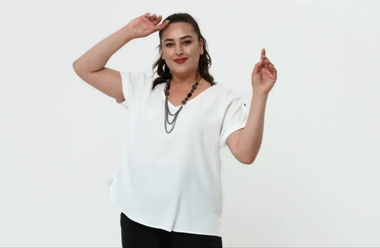 Büyük Beden Kısa Kol V Yaka Kadın T-shirt