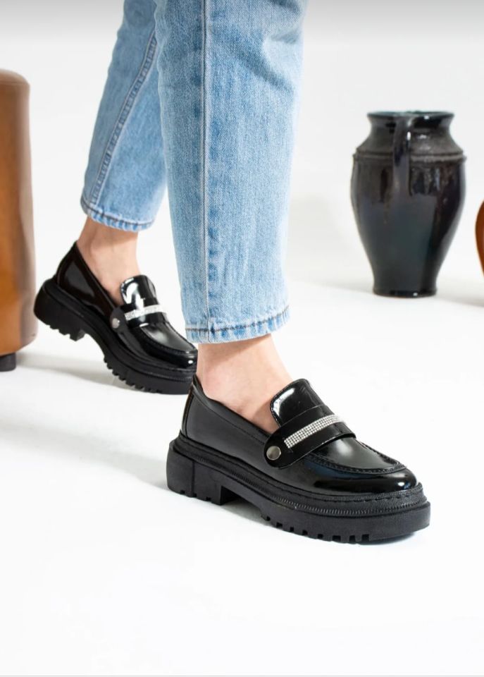 Kadın Rugan Makosen Ayakkabı Siyah