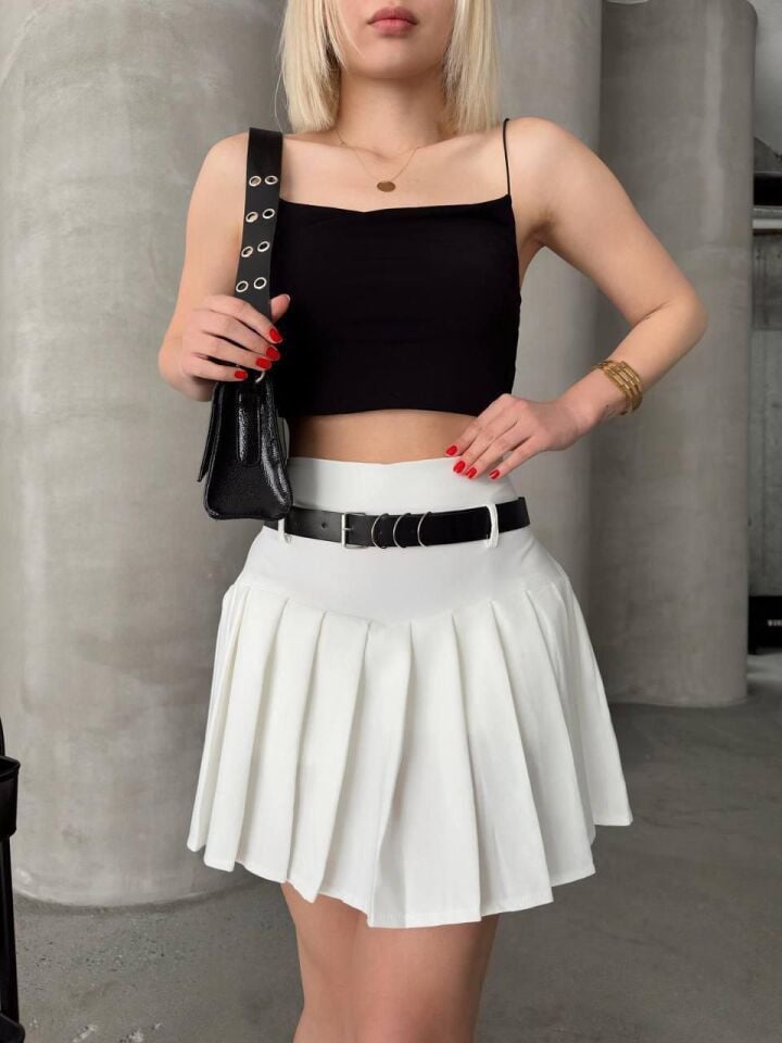 Kemerli Piliseli Şort Etek Beyaz