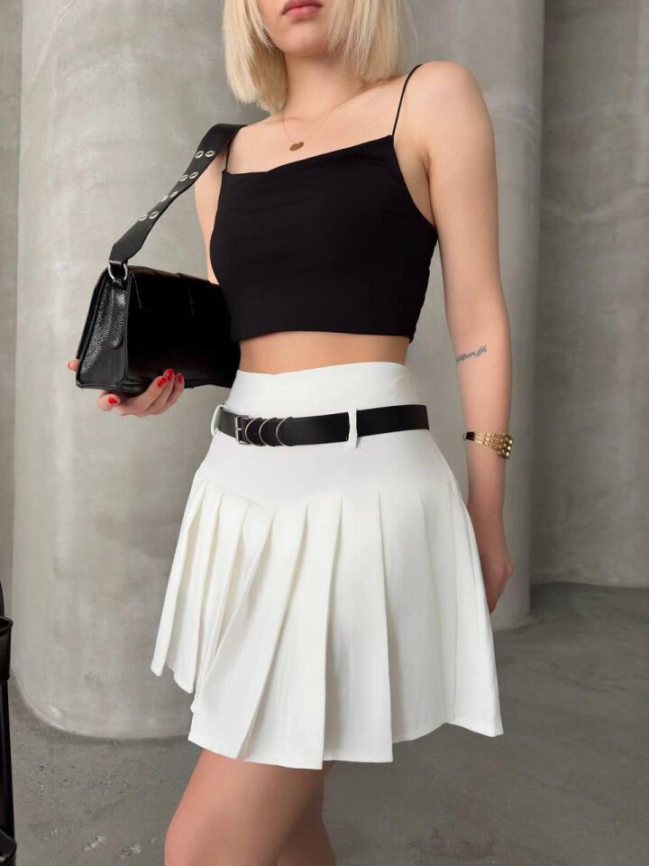 Kemerli Piliseli Şort Etek Beyaz