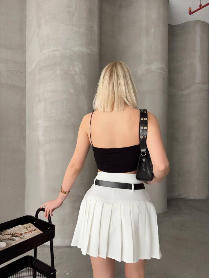 Kemerli Piliseli Şort Etek Beyaz